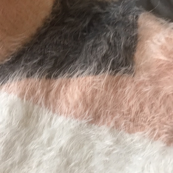 VINCE CAMUTO Pink Gray White EYELASH Geometric Mock Turtleneck Sweater Sz S - Picture 8 of 13